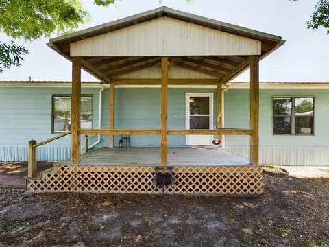 1089 Bay Dr NW, Moore Haven, FL 33471 photo 4