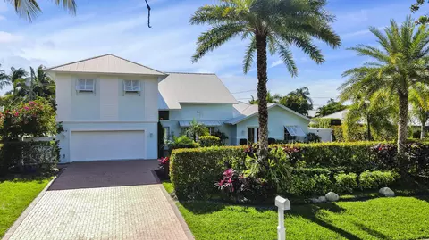 7 SE Club Cir, Jupiter, FL 33469