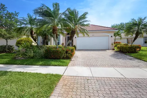 5647 Fountains Dr S, Lake Worth, FL 33467