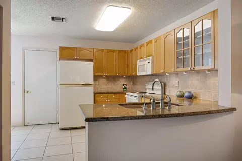 105 Ocean Dunes Cir, Jupiter, FL 33477 photo 11