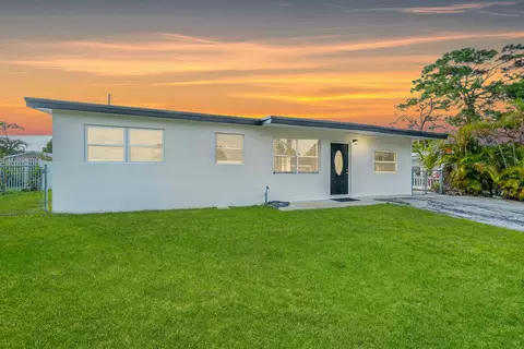 2171 Tarragon Rd, West Palm Beach, FL 33415