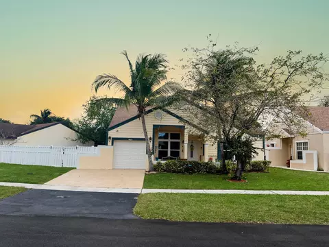 1240 SW 86th Ave, Pembroke Pines, FL 33025
