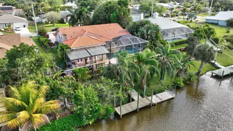 133 NE Sagamore Ter, Port St Lucie, FL 34953