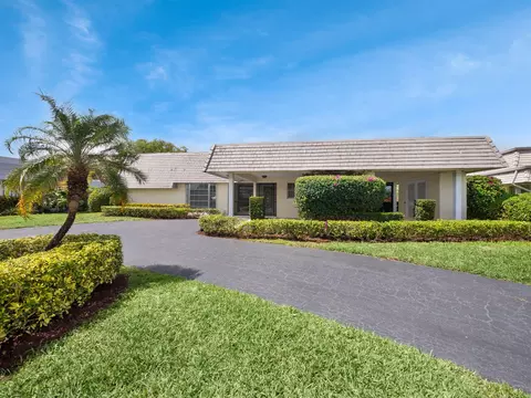 379 Villa Dr S, Atlantis, FL 33462
