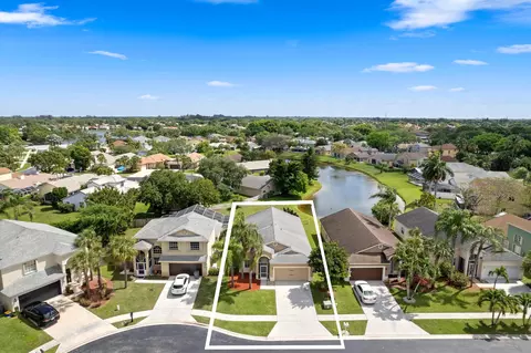 8912 Aubrey Ln, Boynton Beach, FL 33472