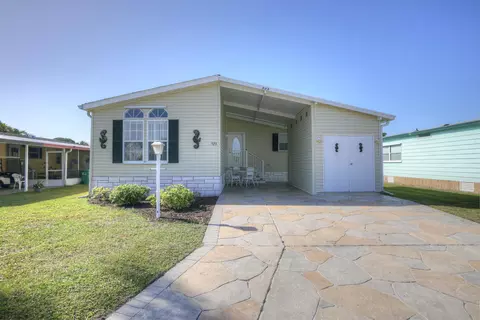 523 Royal Tern Dr, Barefoot Bay, FL 32976