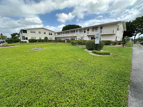 14 Berkshire A, West Palm Beach, FL 33417