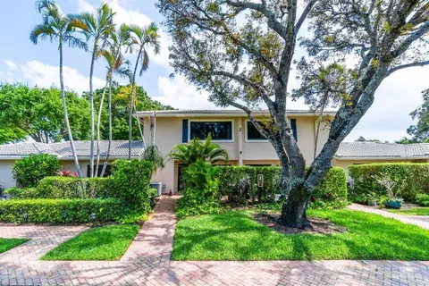 2 Stratford Dr #B, Boynton Beach, FL 33436