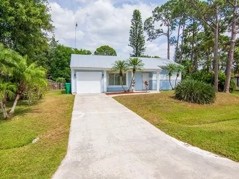 2271 SE Aneci St, Port Saint Lucie, FL 34984