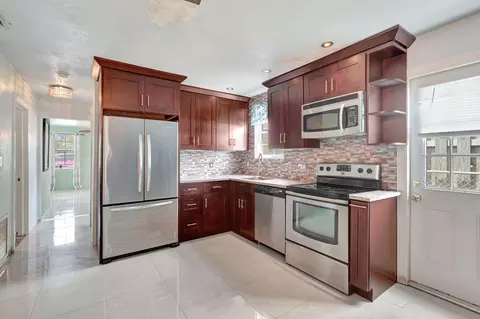 114 W 18th St, Riviera Beach, FL 33404
