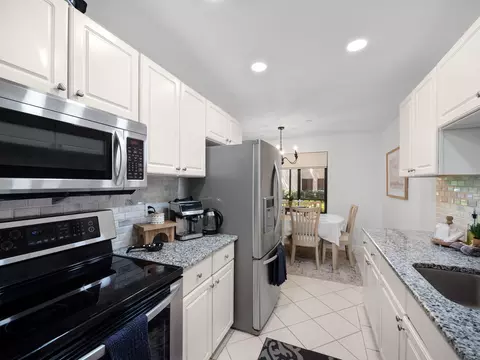 150 Pineview Rd #J2, Jupiter, FL 33469 photo 8
