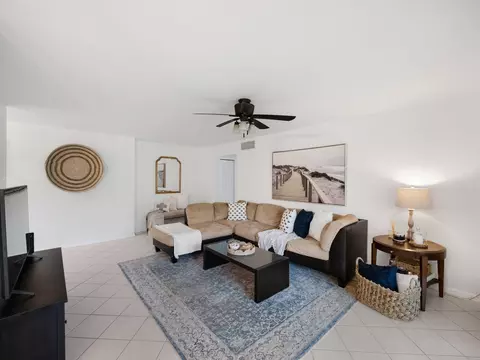 150 Pineview Rd #J2, Jupiter, FL 33469 photo 6