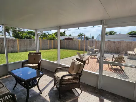 6131 NE 7th Ave, Oakland Park, FL 33334