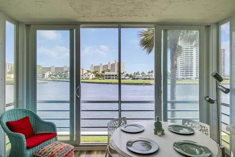 20 Yacht Club Dr #204, North Palm Beach, FL 33408
