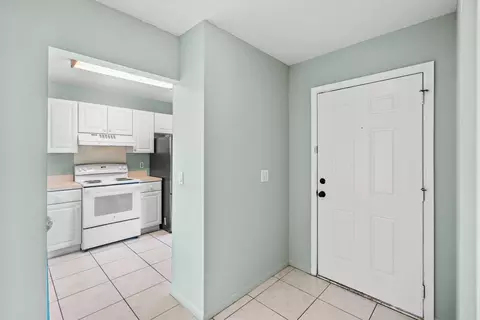 252 Palmetto Ct, Jupiter, FL 33458 photo 5