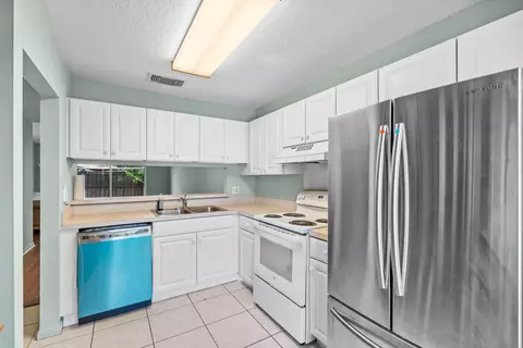 252 Palmetto Ct, Jupiter, FL 33458 photo 8