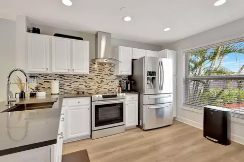 143 Deerfield Dr, Jupiter, FL 33458 photo 2