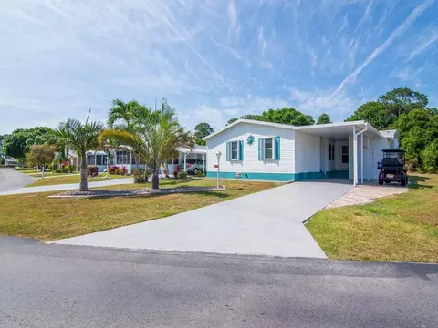 288 W Old Key Pl W, Fort Pierce, FL 34982