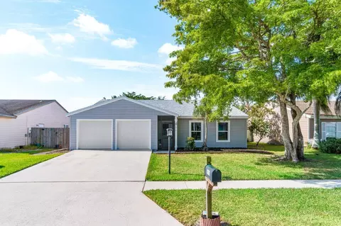 7910 Blairwood Cir S, Lake Worth, FL 33467