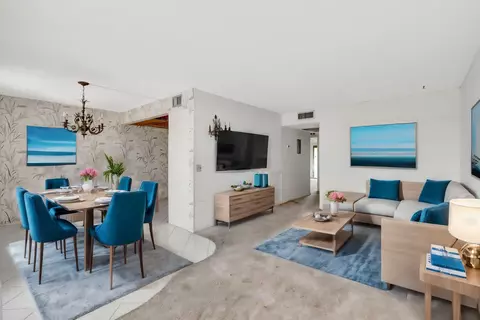 2053 Hythe C, Boca Raton, FL 33434