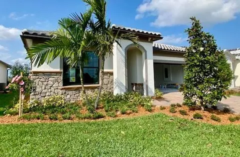 885 SE Courances Dr #312, Port Saint Lucie, FL 34984