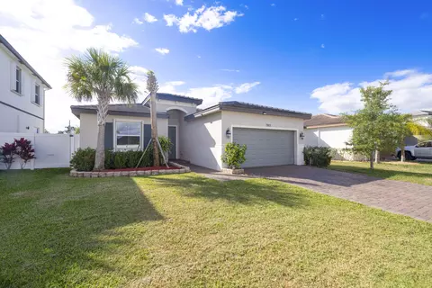 7911 NW Greenbank Cir, Port Saint Lucie, FL 34987