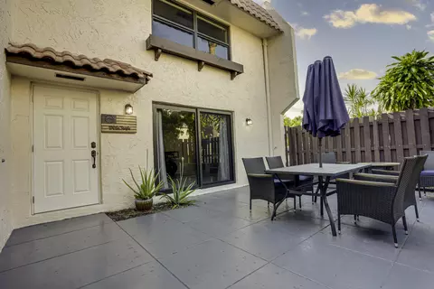6332 Seven Springs Blvd #B, Greenacres, FL 33463