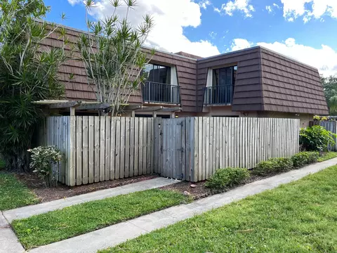 103 1st Ln, Palm Beach Gardens, FL 33418