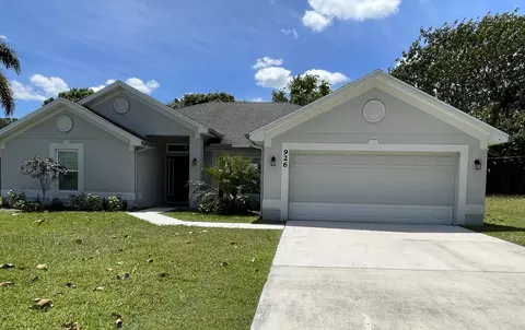 926 SE Montrose Ave, Port Saint Lucie, FL 34983