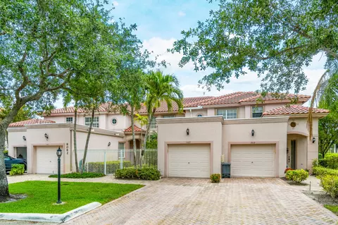 8082 Aberdeen Dr #102, Boynton Beach, FL 33472