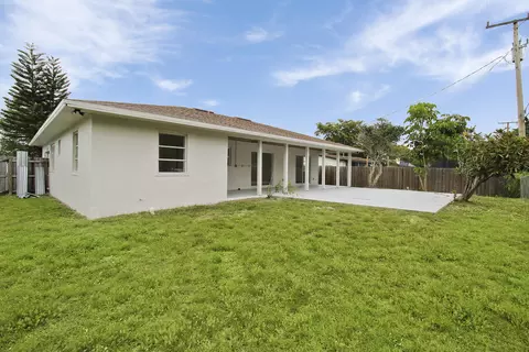 2198 SE Harrison St, Stuart, FL 34997 photo 9
