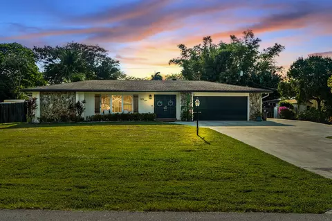 56 Cuyahoga Rd, Lake Worth, FL 33467