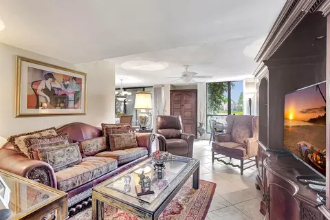 2511 Bridgewood Ln, Boca Raton, FL 33434