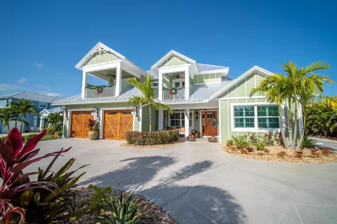 2461 SE North Lookout Blvd, Port Saint Lucie, FL 34984
