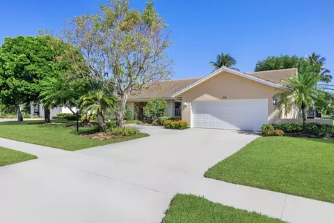 831 SW 35th Ave, Boynton Beach, FL 33435