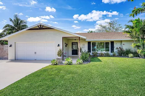 3 Chapel Cir, Tequesta, FL 33469 photo 4
