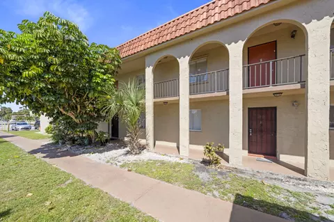 6100 Forest Hill Blvd #105, West Palm Beach, FL 33415