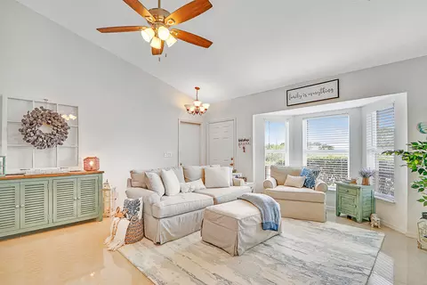 5805 NW Dooley Cir, Port Saint Lucie, FL 34986