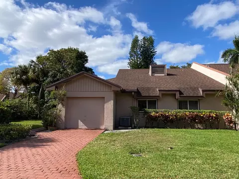 6730 Versailles Ct, Lake Worth, FL 33467