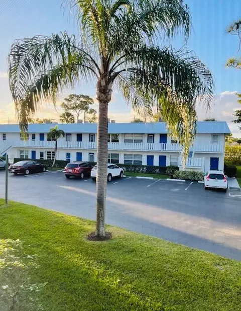 2929 SE Ocean Blvd #J 8, Stuart, FL 34996