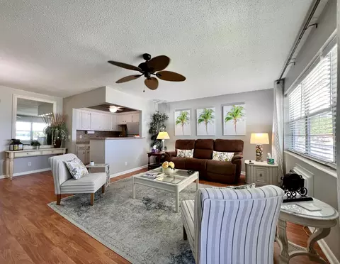 190 Camden H, West Palm Beach, FL 33417