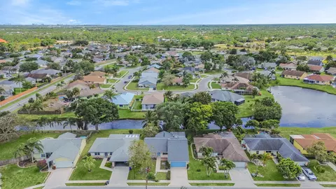 124 Stillwater Cir, Jupiter, FL 33458 photo 4