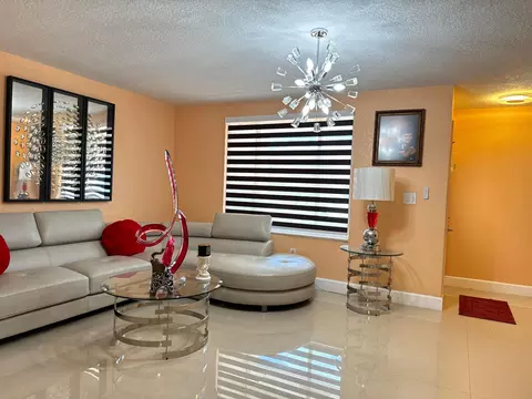 961 W 79th Pl, Hialeah, FL 33014 photo 3