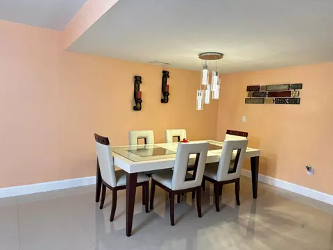 961 W 79th Pl, Hialeah, FL 33014 photo 10