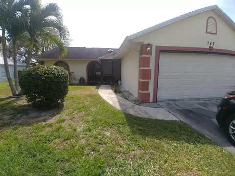 742 SW Jacoby Ave, Port Saint Lucie, FL 34953