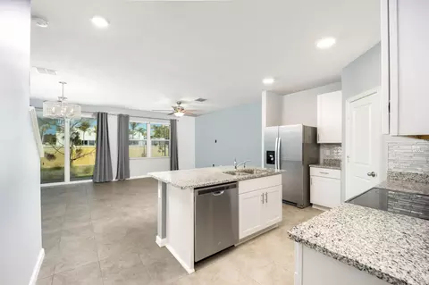 331 SE Angler Dr, Stuart, FL 34994 photo 3