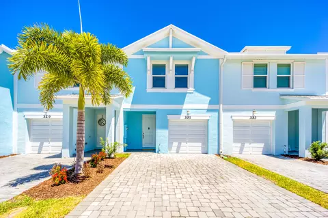 331 SE Angler Dr, Stuart, FL 34994 photo 1