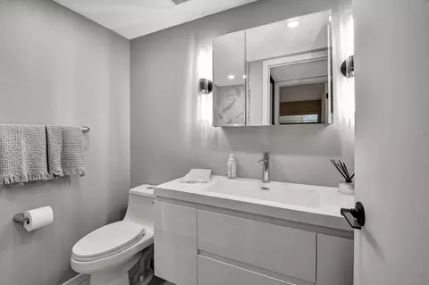 357 Normandy H, Delray Beach, FL 33484 photo 22