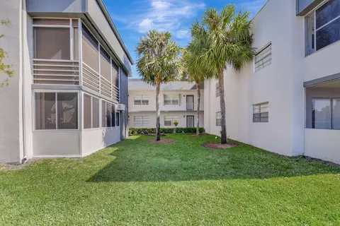 357 Normandy H, Delray Beach, FL 33484 photo 3