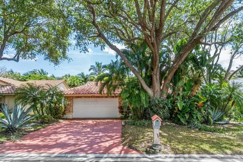 8422 Northstar Ct, Boynton Beach, FL 33436